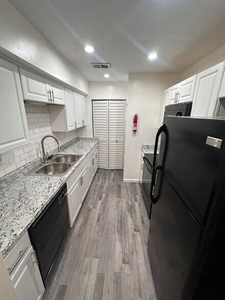 Building Photo - 3772 Kensingwood Trce