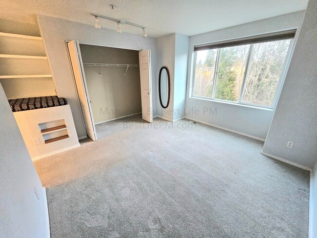 Building Photo - 13990 SW Scholls Ferry Rd