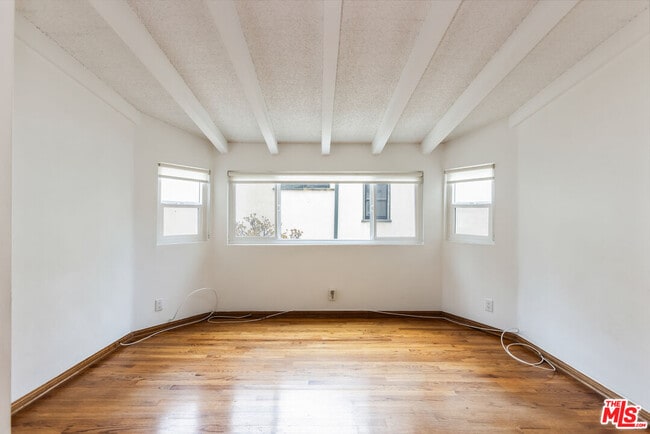 Building Photo - 459 S Bundy Dr