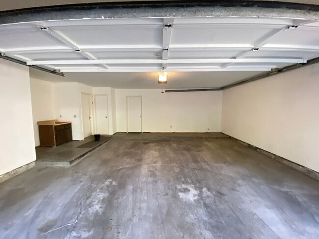 Building Photo - 3 Bedroom Condo - Walk to Burnt Cedar Beach!