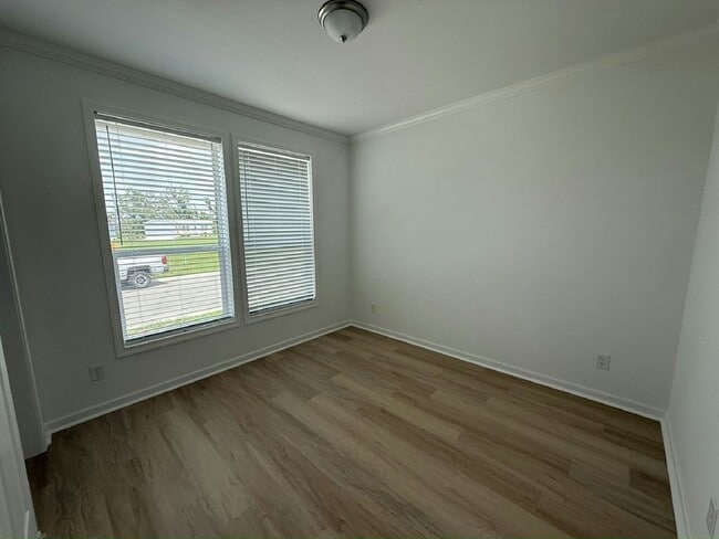 Building Photo - 3610 Vine Trl