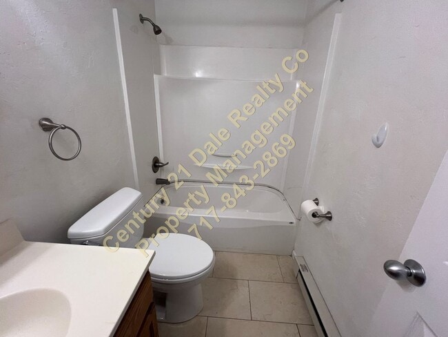 Building Photo - 2BR, 1.5 Bath home in Dallastown School Di...