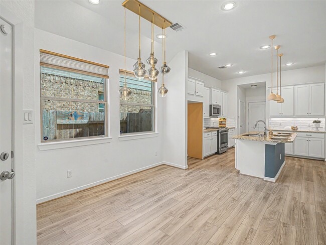 Building Photo - 6019 Dovetail Cliff Ct