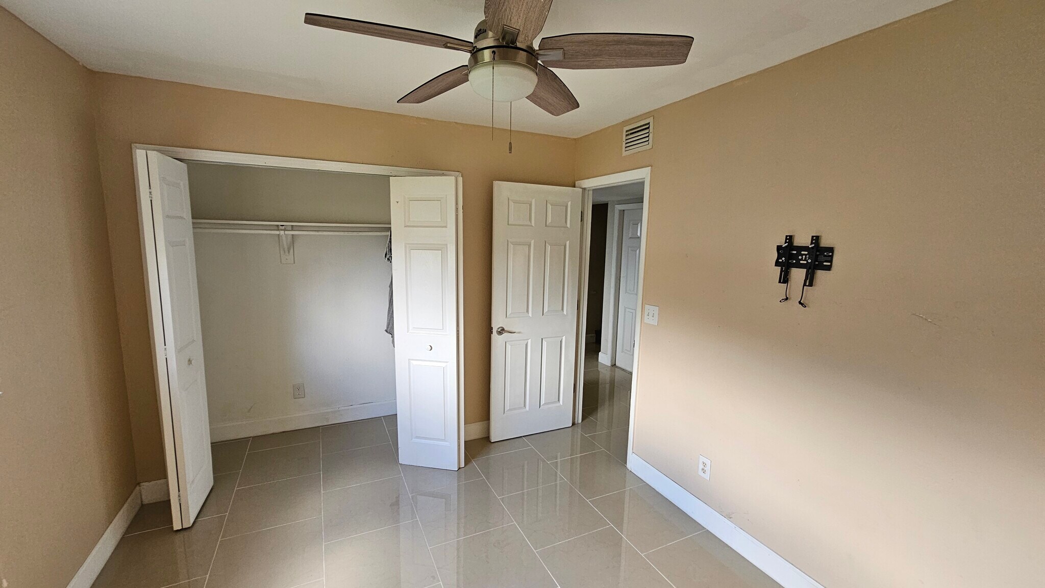 1st Floor Bedroom - 1124 SE 6th Ave