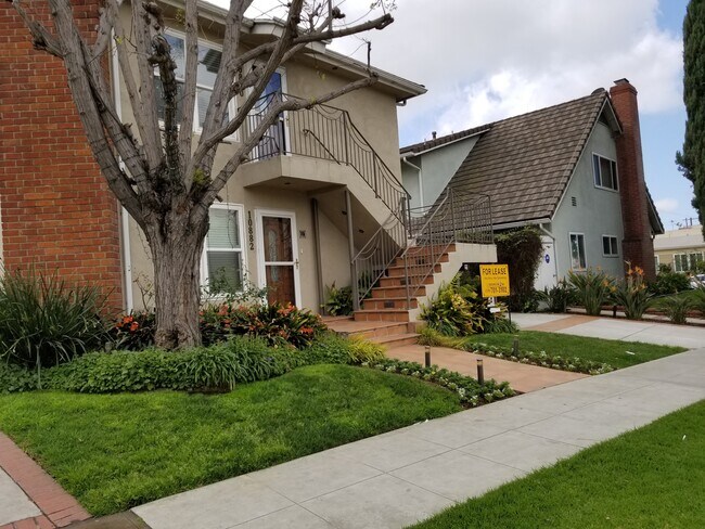 front - 10880 National Blvd