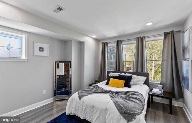 Building Photo - 1449 S 32nd St