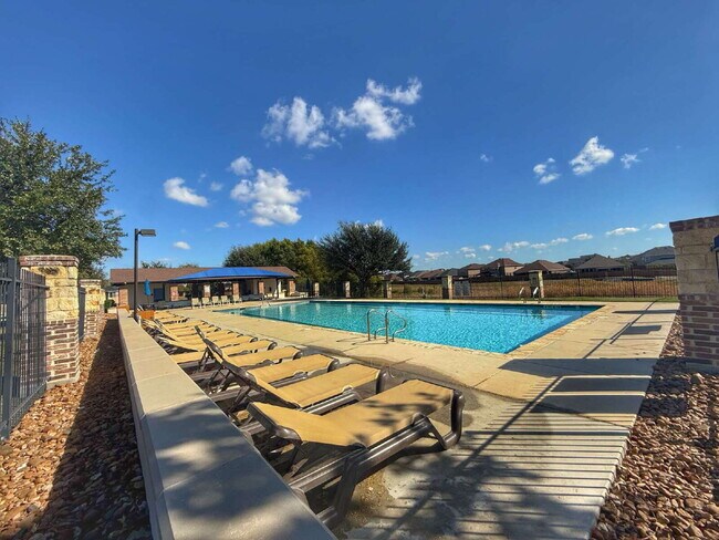 Building Photo - Immaculate Two Story Home in Legend Point ...