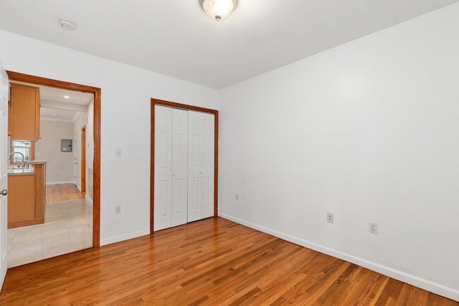 Building Photo - 14 Duer Pl