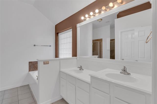 Building Photo - 5556 Flynn Ct