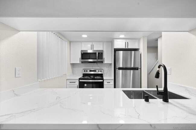 Building Photo - 748 N 3rd St