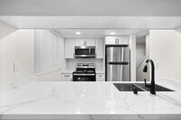 Building Photo - 748 N 3rd St