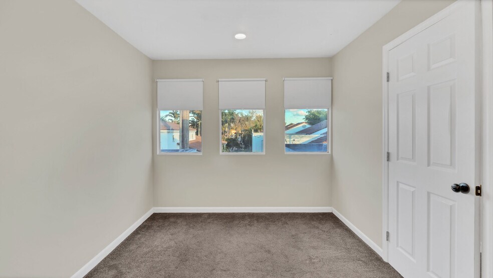 Building Photo - 4635 NW 97th Pl