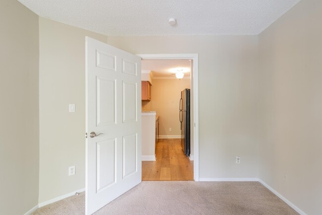 Building Photo - 2516 Cranbrook Ln