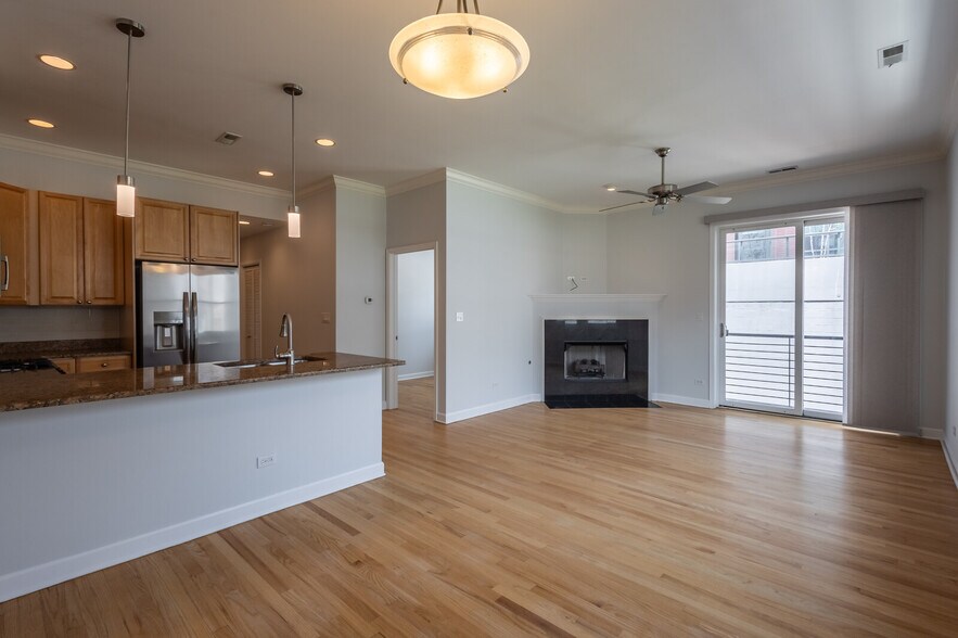 Kitchen/Living room - 948 Madison W St