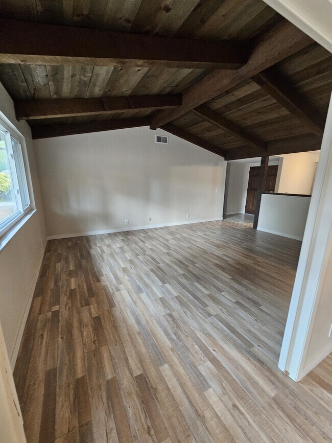 Building Photo - 812 Greenwich Dr