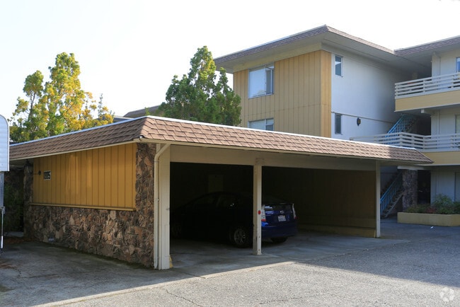 Building Photo - 1005 S Eliseo Dr