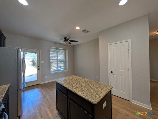 Primary Photo - 248 Oak Creek Way