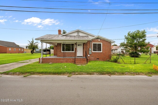 Primary Photo - 308 Norwood St
