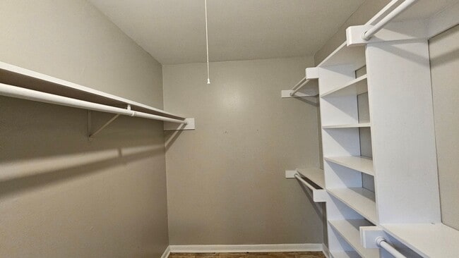 Building Photo - 2115 Glenwood Ln