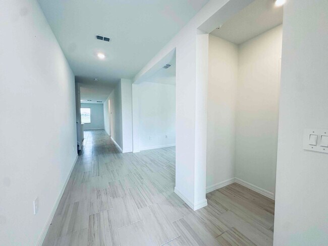 Building Photo - 11320 Linden Depot Rd