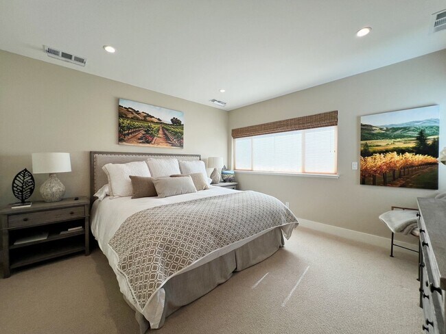 Building Photo - Luxury Living in one of Napa Valley's Most Prestigious Gated Commmunities