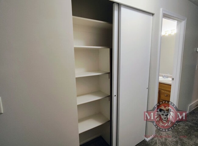 Building Photo - Beautiful Remodeled 4 Bd 2 Bath Home