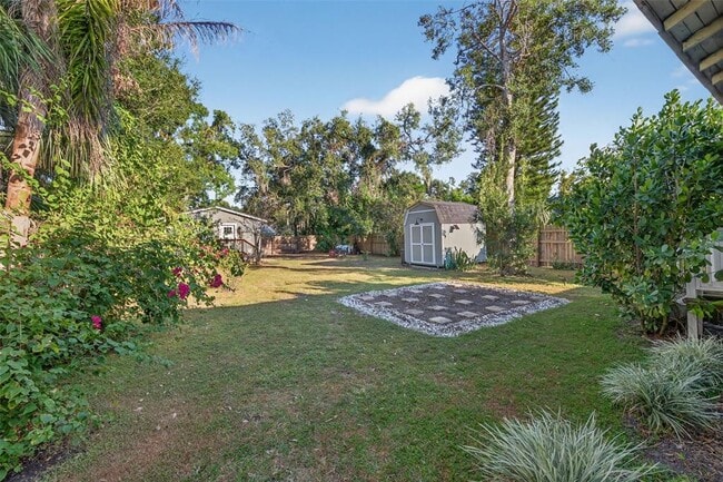 Building Photo - 5911 N Highland Ave