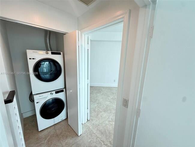 Building Photo - 60 SW 13th St