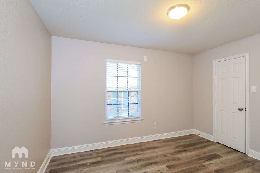 Building Photo - 2113 Tippy Terrace