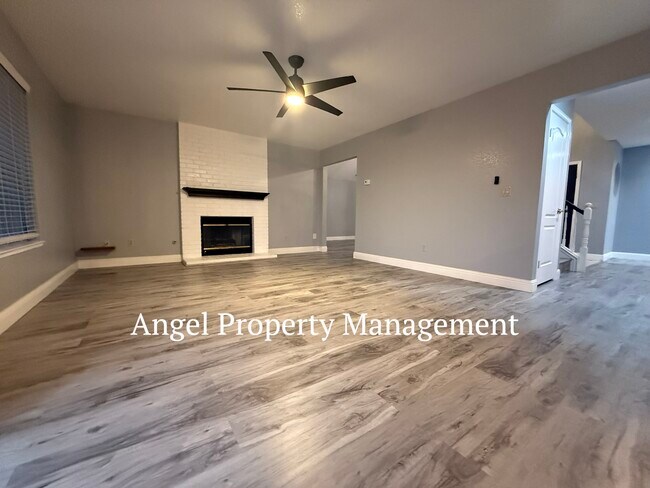 Building Photo - 9131 Brienne Way