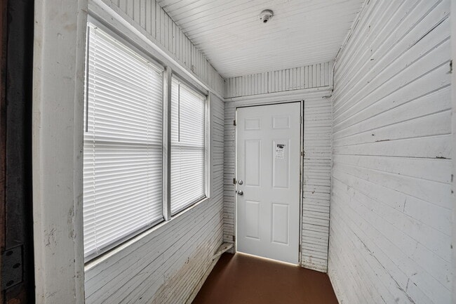Building Photo - 3306 E Mishawaka Ave