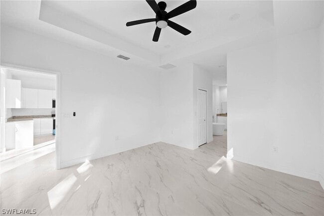 Building Photo - 1923 Sunniland Blvd