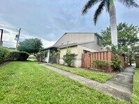 Building Photo - Cedarbend 5274-3