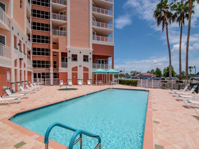 Building Photo - Waterfront Penthouse Living – Luxury 3 Bedroom / 2 Bath Condo on the Water