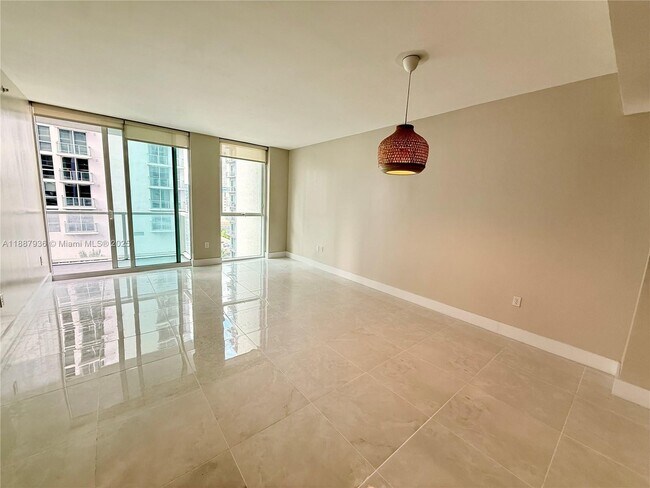 Building Photo - 253 NE 2nd St