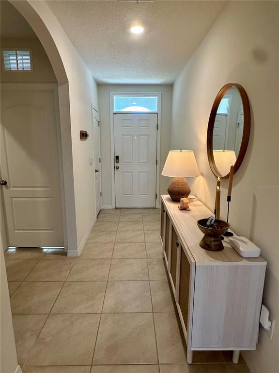 Building Photo - 9582 Black Walnut Dr