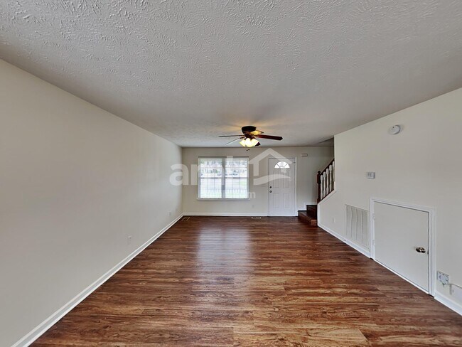 Building Photo - 615 Glen Valley Trl