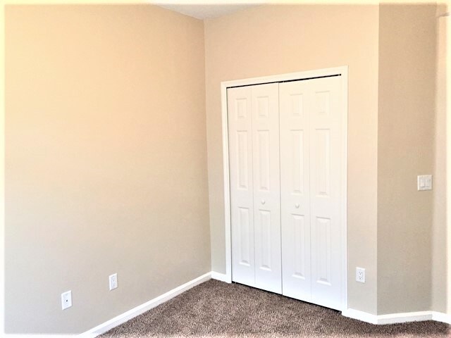 Building Photo - 636 Longcrest Ln