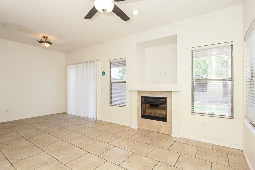 Building Photo - 3528 W Chama Dr