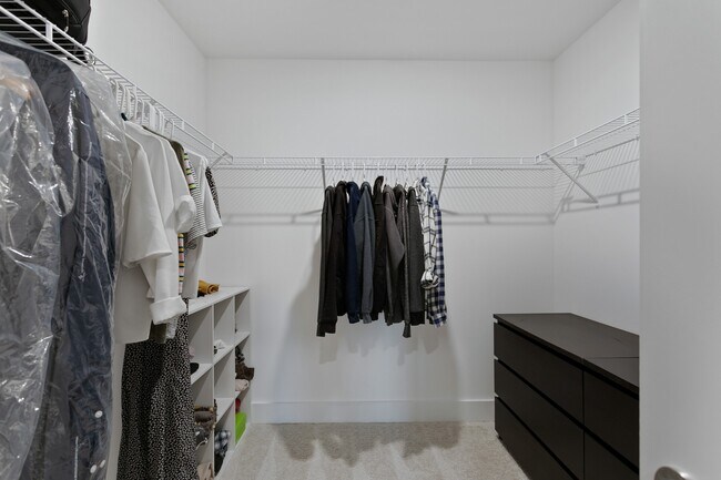Building Photo - 2079 Orangery Dr