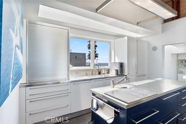 Building Photo - 3410 Hermosa Ave