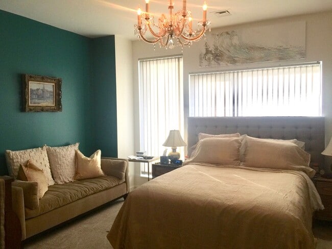 Building Photo - 10 E Lee St