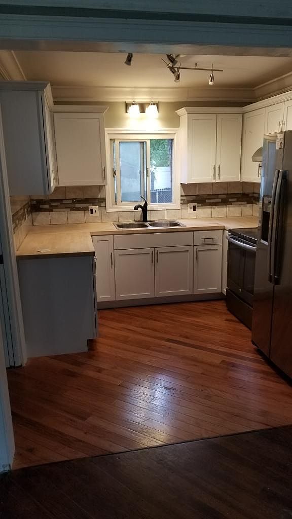 Building Photo - 34851 Beacon St