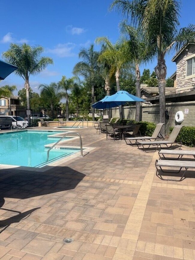 Building Photo - Beautiful 3-Bedroom Home for Rent in Highl...