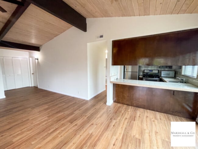 Building Photo - BEAUTIFUL 2 BD/1BA HOUSE WITH PRIVATE DECK, VIEWS, W&amp;D, GARAGE, UPDATES