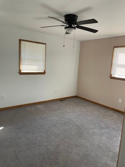 Bedroom - 103 S York Rd