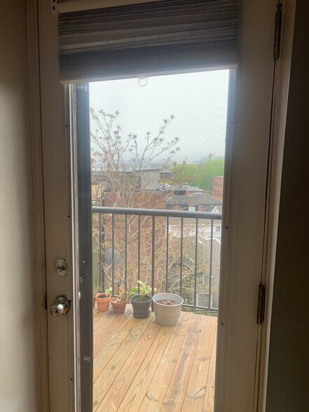 Door to Balcony - 38 Williams St