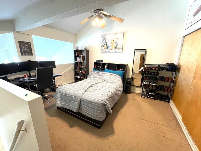 Building Photo - 450 7th St