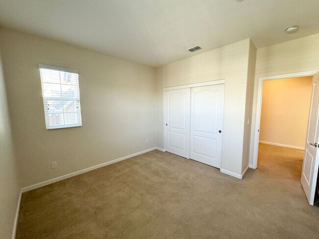 Building Photo - Perfect Shape Single Family Home in Dublin Hills