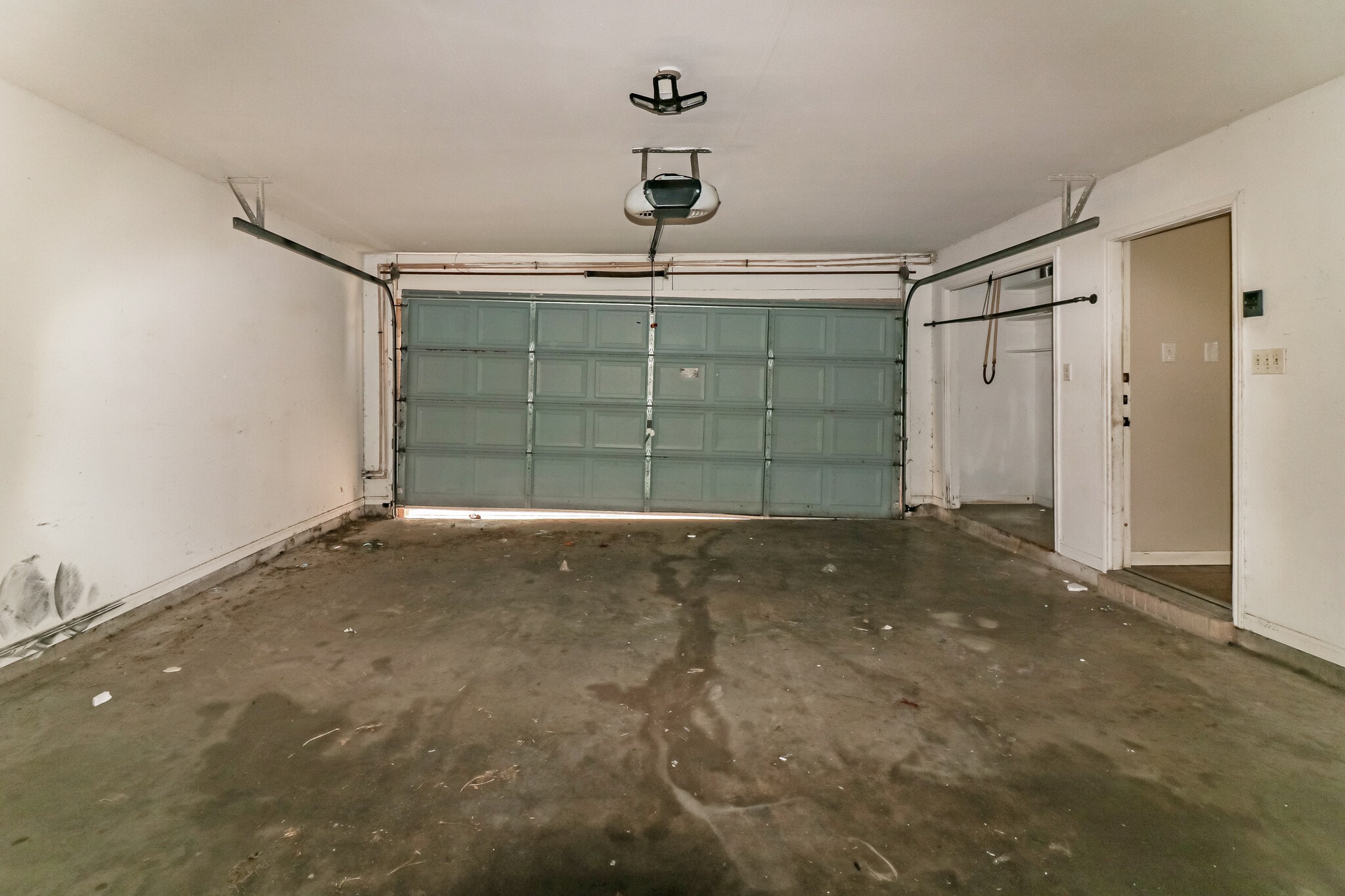 Building Photo - 3021 Shady Creek Ln